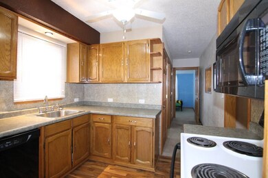 811 21st Ave SW, Cedar Rapids, IA 52404 - photo 5