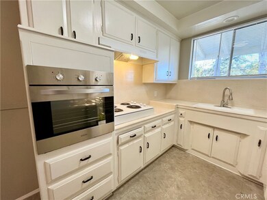 3335 Triangle Place unit 6, Glendale, CA 91208 - photo 6