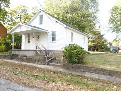 From the newer roof to the large level yard, super
