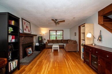 22 Webb St, Lexington, MA 02420 - photo 3