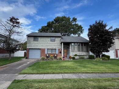 24 Patricia Ln, Syosset, NY 11791 - photo 2