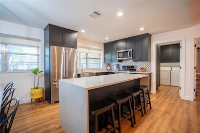 2102 Kent St, Taylor, TX 76574 - photo 4