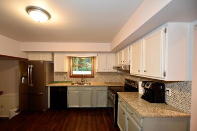 1241 Vinewood Dr, Columbus, OH 43229 - photo 4