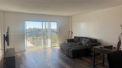 Manors of Inverrary unit 906, Lauderhill, FL 33319 - photo 2