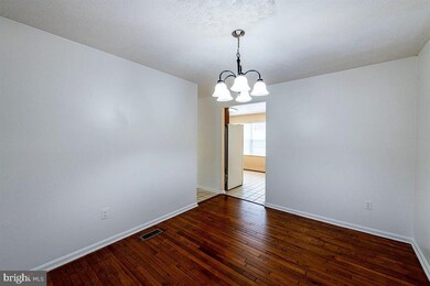 9410 Loch Leven Ct, Laurel, MD 20723 - photo 7