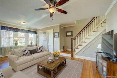 67-118 Dartmouth St, Flushing, NY 11375 - photo 2