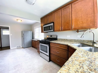 3003 Longfellow Ave, Hazel Crest, IL 60429 - photo 4