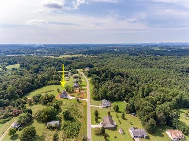 119 Zurich Ln, Statesville, NC 28625 - photo 3