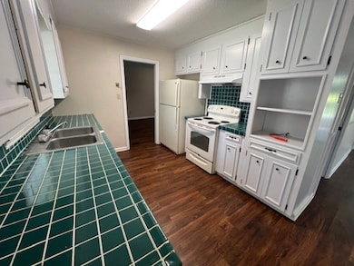 2206 Gornto Rd, Valdosta, GA 31602 - photo 4