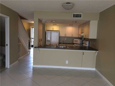 7120 SW 42nd Ct unit 7120, Davie, FL 33314 - photo 4
