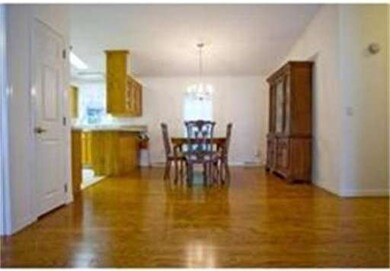 1701 Oak Point Dr, Middleboro, MA 02346 - photo 4