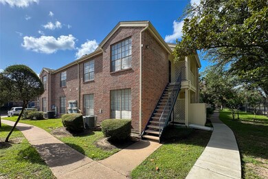 Second-floor corner unit