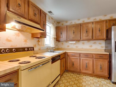 6011 Sweet Dale Ct, Springfield, VA 22152 - photo 7