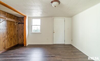 1417 Pekin St, Lincoln, IL 62656 - photo 2