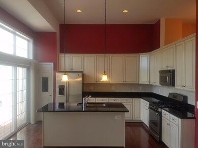 9274 Laurel Ridge Crossing Rd, Lorton, VA 22079 - photo 4