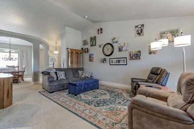3510 Elizabeth Way, Redding, CA 96001 - photo 5