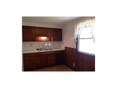 Spacious Kitchen- All Appliances stay with propert