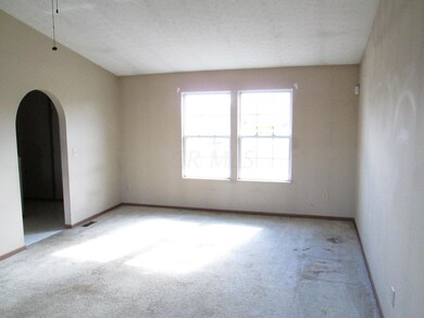 5976 Leafridge Ln, Columbus, OH 43232 - photo 2