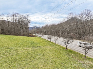 000 Soco Rd unit 2, Maggie Valley, NC 28751 - photo 2