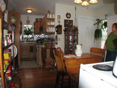 17 Norman Ave, Pawtucket, RI 02860 - photo 3