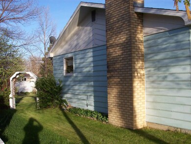 2108 2nd Ave East 041<|><|>