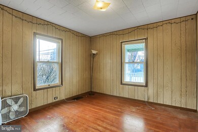 471 S 4th St, Chambersburg, PA 17201 - photo 7