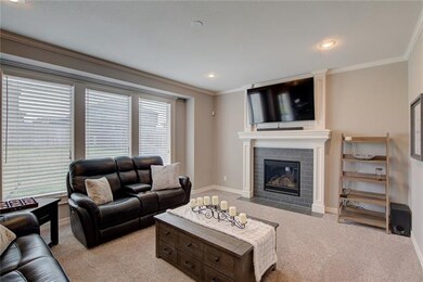 1532 SW Cross Creek Dr, Lee's Summit, MO 64082 - photo 4