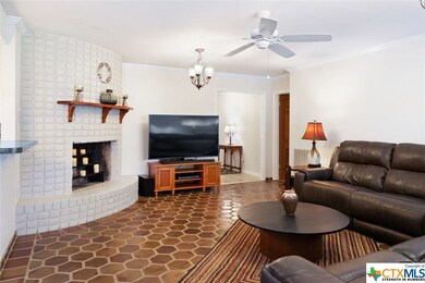 611 Dale St, San Marcos, TX 78666 - photo 7