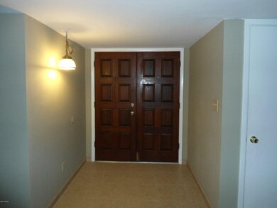 Interior entry way