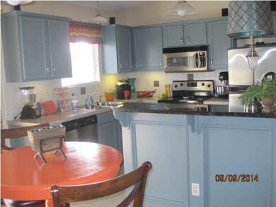 ATTRACTIVE AND UPDATED PAINTED KITCHEN - APPLIANCE