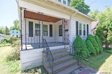 8 Mohawk Ave, Rensselaer, NY 12144 - photo 4