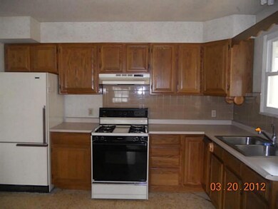 1082 Bellflower Ave, Columbus, OH 43204 - photo 2