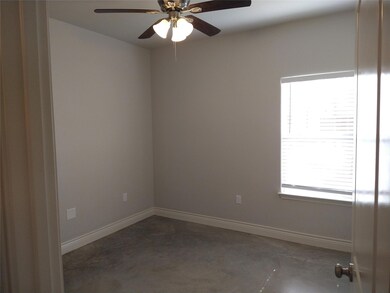 1000 Wooded Hollow Ct unit 106, Weatherford, TX 76088 - photo 7