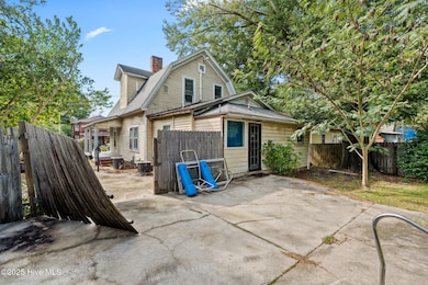 318 Spring St, Hamlet, NC 28345 - photo 6