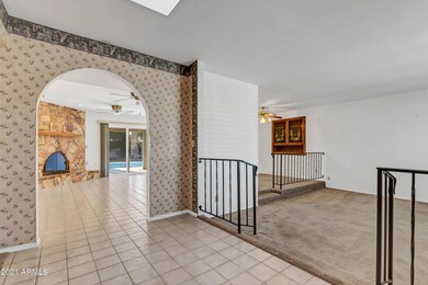 2431 E Sahuaro Dr-5