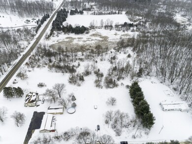 7540 Thornapple Dales Dr SE, Alto, MI 49302 - photo 4