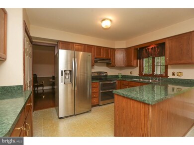 2921 Defford Rd, Norristown, PA 19403 - photo 5