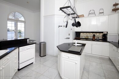 1235 Lands End Kitchen