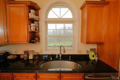 7343 Leh St, Coopersburg, PA 18036 - photo 4