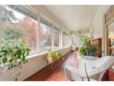 1027 W Broadway, Eugene, OR 97402 - photo 5