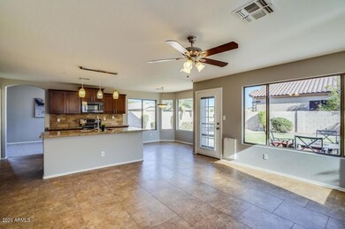 Living Room : Kitchen
