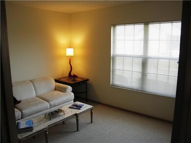 999 Willow Bluff Dr, Columbus, OH 43235 - photo 2