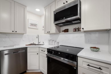 116 E Freistadt Rd unit F, Thiensville, WI 53092 - photo 6