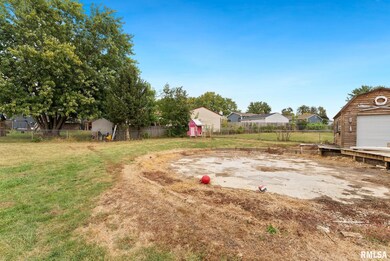 2822 High Point Dr, Davenport, IA 52806 - photo 6