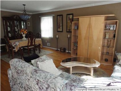 185 Tysens Ln, Staten Island, NY 10306 - photo 4