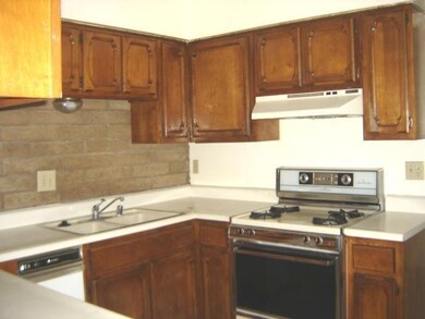 1536 Common Dr unit B, El Paso, TX 79936 - photo 4