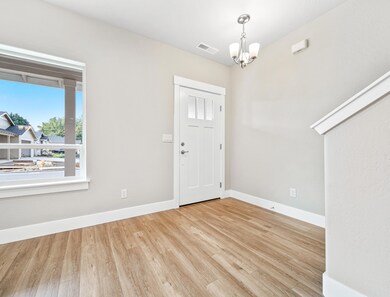 625 Sydney Ct, Central Point, OR 97502 - photo 6