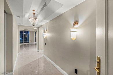 ENTRY/FOYER AREA WITH AMAZING WALL SPACE FOR ART