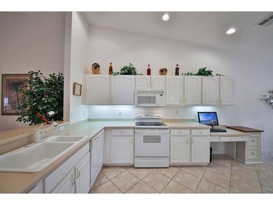 6708 Calumet Dr unit 3, Naples, FL 34113 - photo 5
