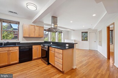 70 Rhode Island Ave NW unit 302, Washington, DC 20001 - photo 6